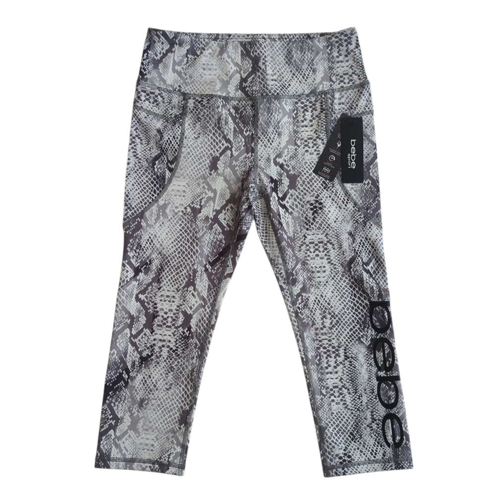 NWT Bebe Sport Snake Print Wicking 4-Way Stretch Cropped Leggings MEDIUM Grey